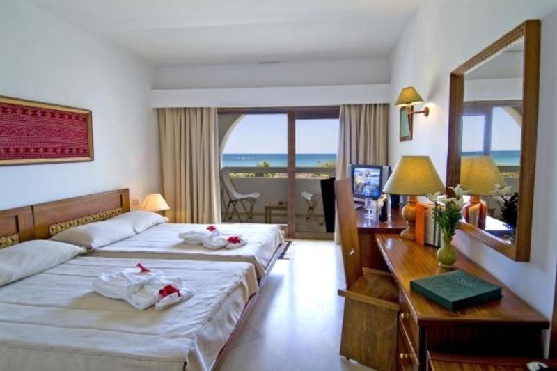 Les Orangers Garden Villas And Bungalows Ultra All Inclusive Хаммамет Номер фото A room at the hotel